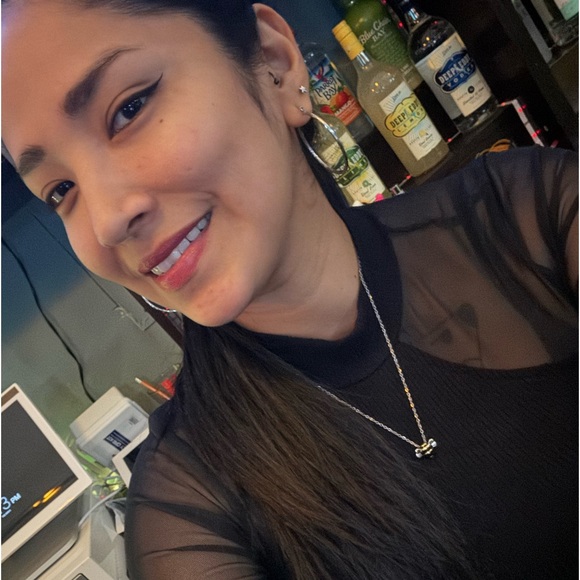 Meet your Posher, Andrea - Picture 1 of 2